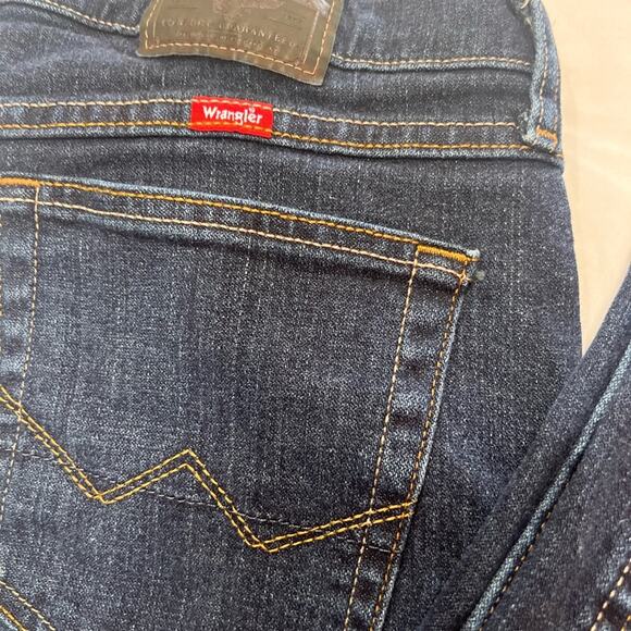 Men’s Wrangler Relaxed Boot Jeans size 33x32 - Picture 3 of 9